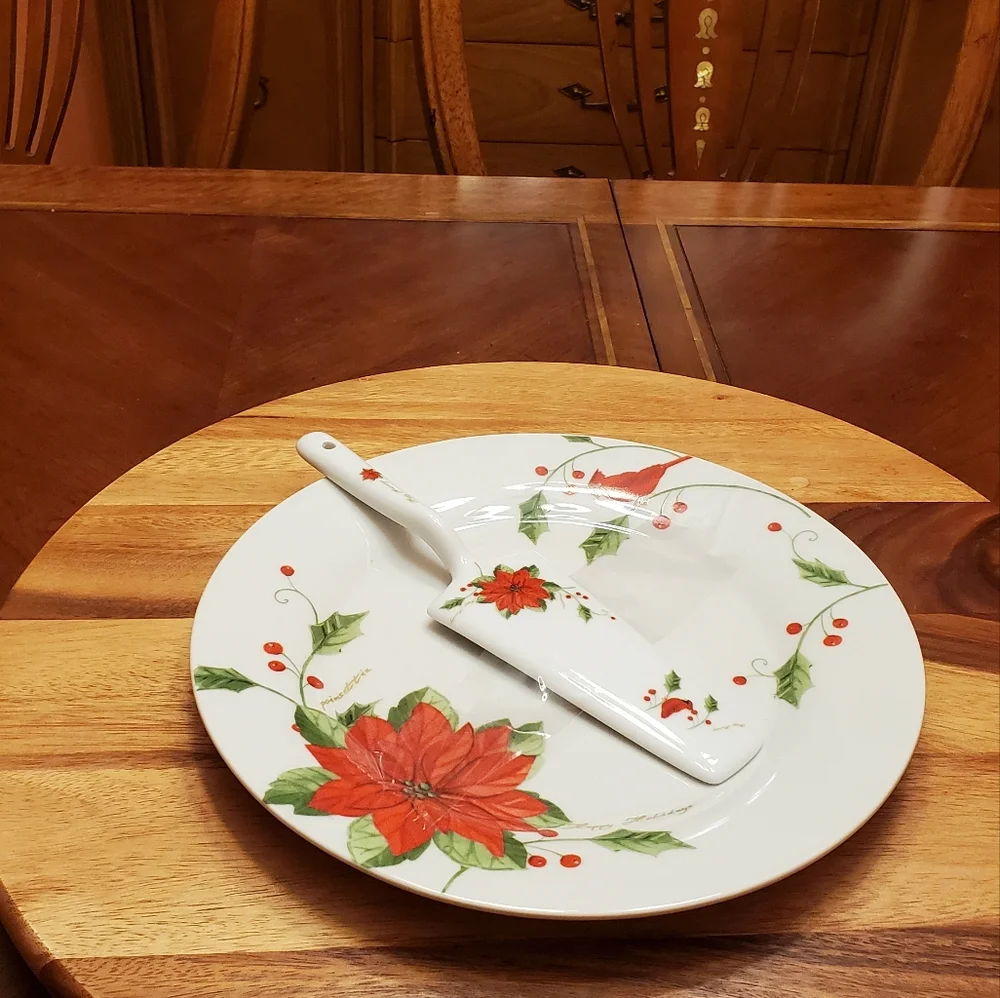 Gibson Cake Plate with a serving spoon